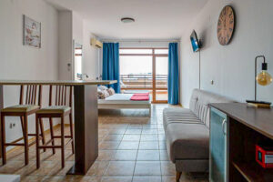 Comparison of Fees on Booking.com and Airbnb for Renting Out an Apartment